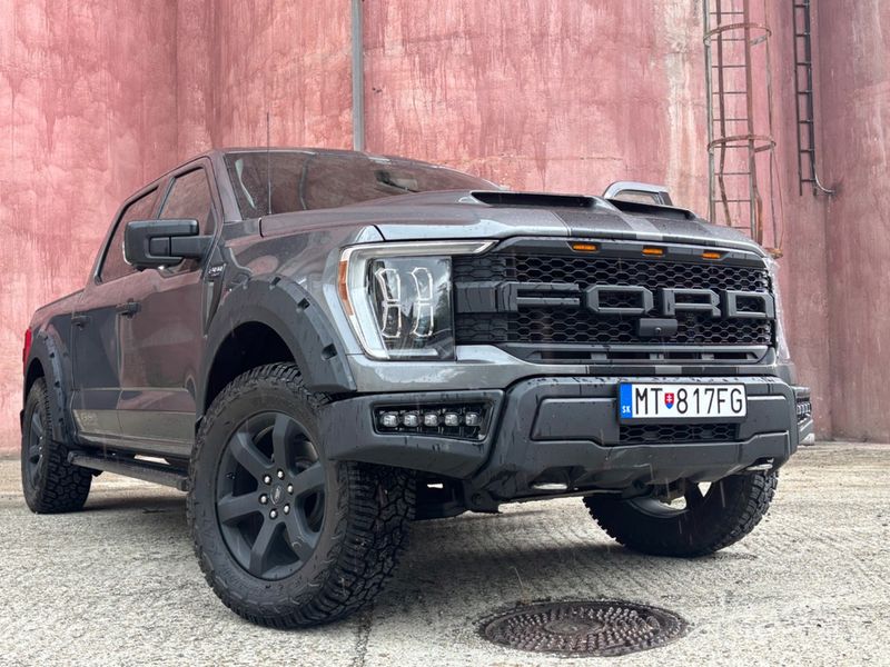 Ford F-150 F150  Lariant supercrew nový model 5.0 V8  42 000km Odpočet DPH
