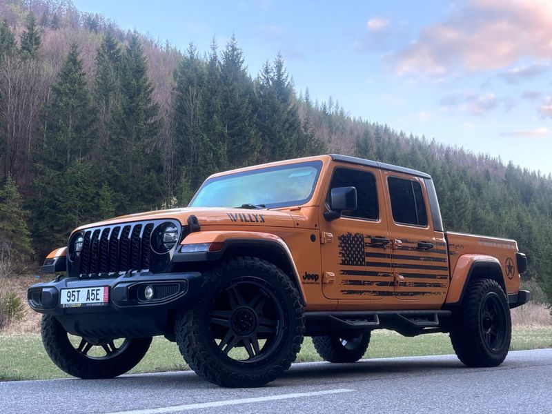 Jeep Gladiator 3.6 V6 automat R22 top stav